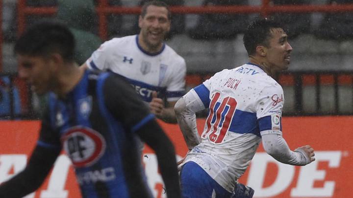 La UC vence a Huachipato en un duelo marcado por la lluvia