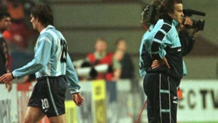 Andrés Guglielminpietro descargó toda su ira con Marcelo Bielsa, al recordar una oportunidad que, jugando por Argentina, lo sustituyó a los 30 minutos.