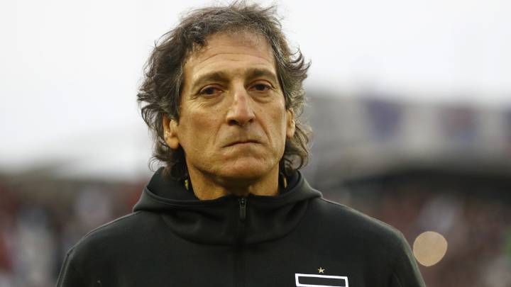 Mario Salas aún cree en Colo Colo, pese al tropiezo de este domingo, con el cual quedaron a seis unidades del líder exclusivo del Torneo Nacional.