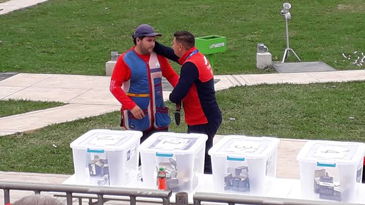 El desconsuelo del chileno que rozó la hazaña en el tiro skeet