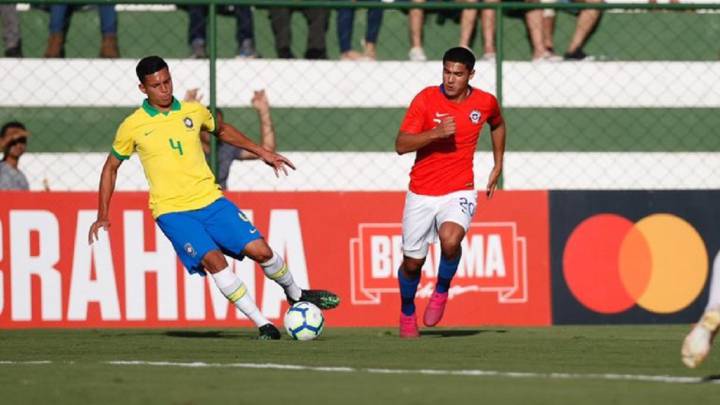 En el marco de su preparación para la Copa del Mundo de la categoría, la Roja perdió ajustadamente por 2-1. El tanto chileno lo anotó César Pérez.