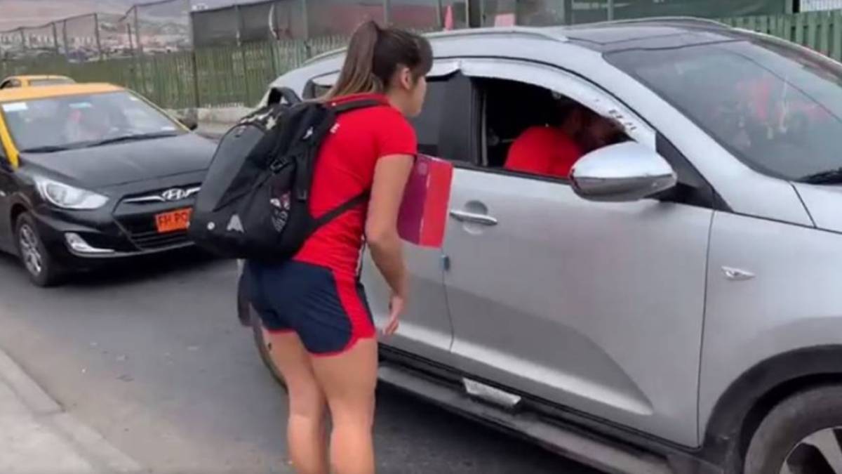 Seleccionada de handball playa pide dinero en las calles