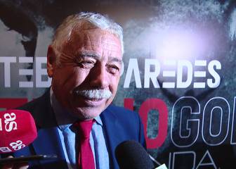 La elegante frase de Caszely para motivar a Paredes a jugar otro año