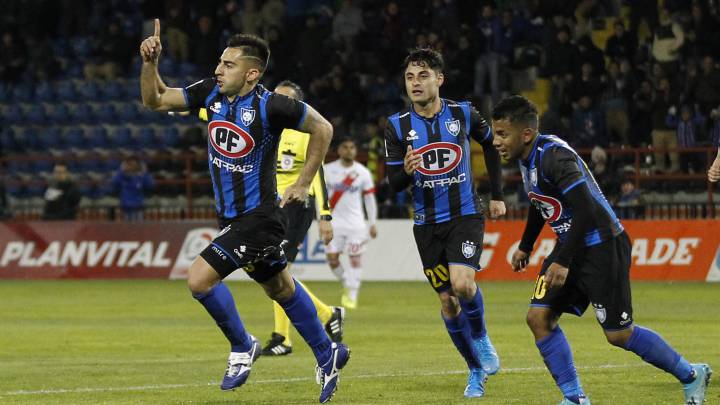 Huachipato dominó la mayor parte del encuentro y se defendió de buena forma cuando lo necesitó. Marcó en los momentos justos para quedarse con las tres unidades.