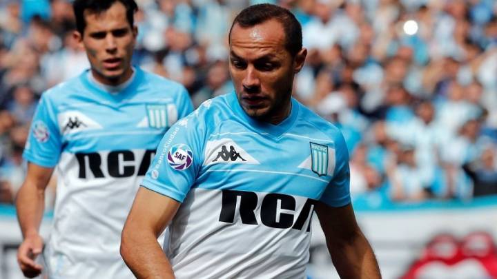 El volante chileno no ha podido superar los problemas físicos que lo tienen fuera de las convocatorias en Racing de Avellaneda.