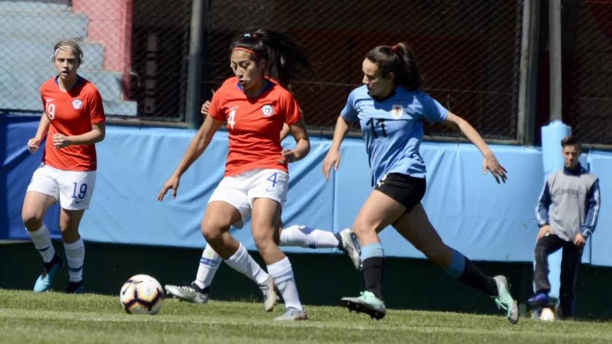 La Roja femenina Sub 20 cayó en el último encuentro del grupo ante Uruguay tras ir ganando por 1 a 0. Chile cosechó solo un triunfo en la fase de grupos.