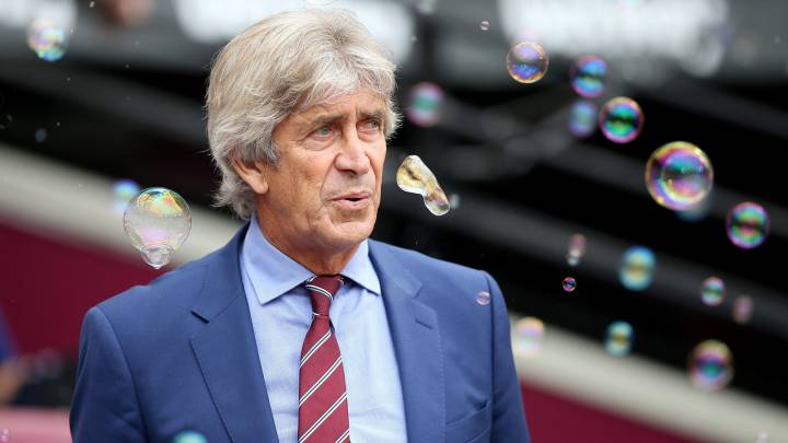 El equipo del entrenador chileno derrotó por 2-0 a Manchester United, con tanto anotados por Yarmolenko y Cresswell. Se ubican cuartos en la tabla.