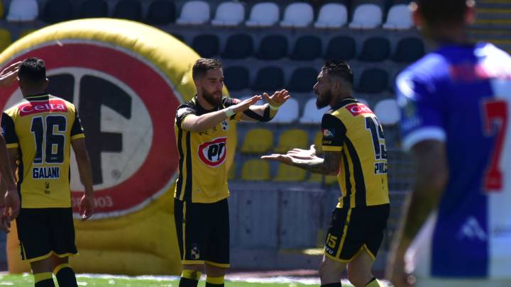 Mauricio Pinilla ayuda a la U
