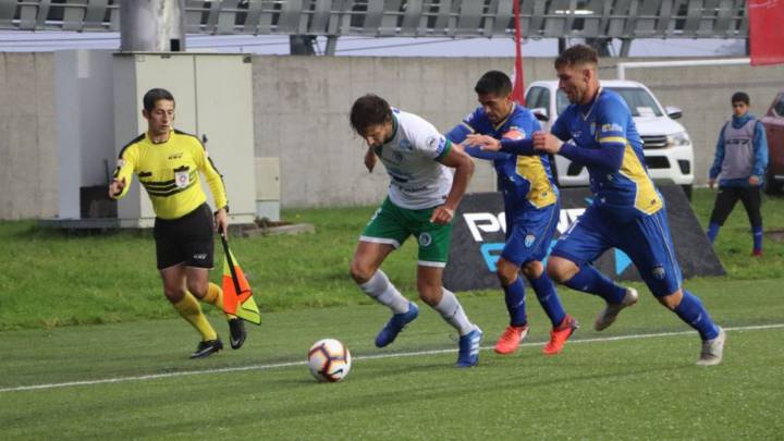 Melipilla igualó como local ante Deportes Santa Cruz y desperdició la inmejorable oportunidad de alcanzar la punta de Primera B. Dos elencos son líderes.
