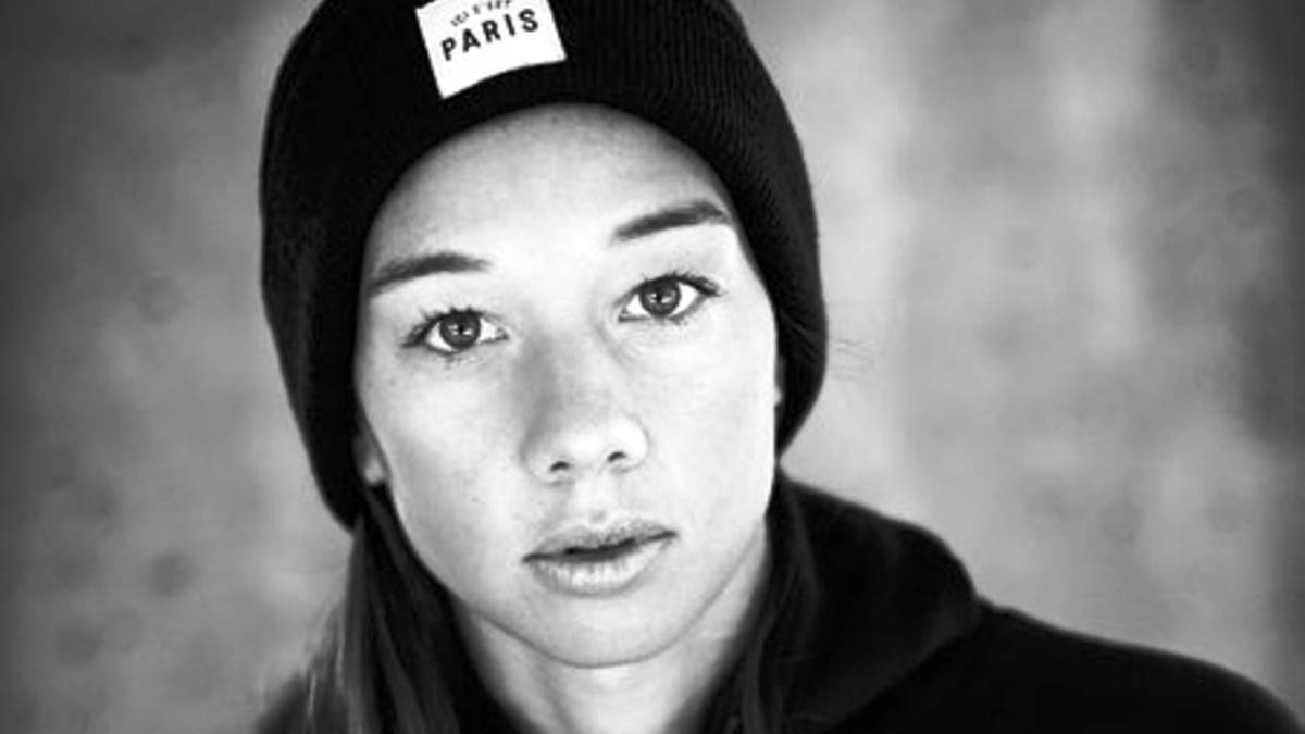 Endler brilla como rostro de nueva línea de ropa femenina de PSG