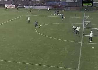 Nico Castillo se lució en la práctica: ¡golazo de taco!
