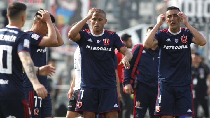 Universidad de Chile cayó ante Colo Colo en el Superclásico, sumándose a la victoria de Deportes Antofagasta. Los azules no escapan del descenso.