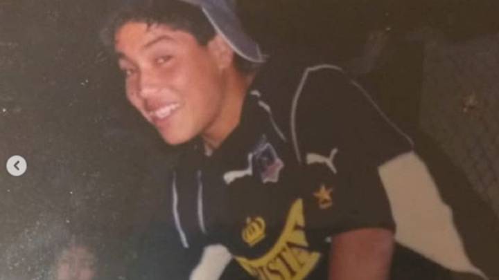 ¿Te imaginas quién es? Las fotos inéditas de un jugador albo