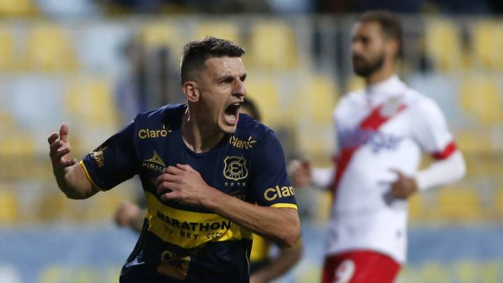 Everton gana un partido clave y se aleja de la zona de descenso