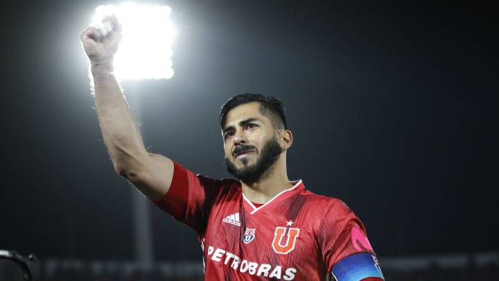 El portero no aguantó las lágrimas en el final del partido y salió llorando de la cancha, al igual que muchos hinchas azules luego del segundo gol de la U.