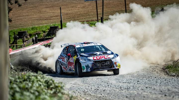 Debido a la situación de Estado de Emergencia existente del país, y también a la presión de los equipos, la organización decidió cancelar el segundo día de carrera.