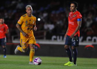La broma del DT de Tigres por el polémico gol de Edu Vargas