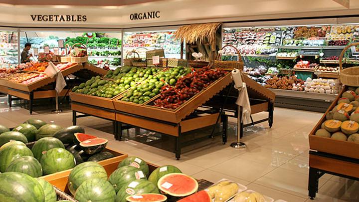 Este jueves el comercio amplió la cantidad de horas en que funcionará. Lider, Santa Isabel y Jumbo informaron de sus sucursales disponibles.