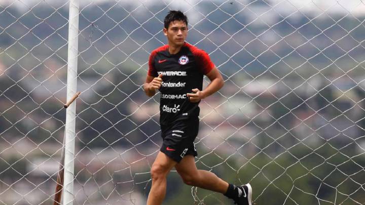 Nicolás Garrido arrastra molestias físicas y se perdería el duelo de este domingo en Goiania ante los galos.Carlos Vera / Comunicaciones ANFP