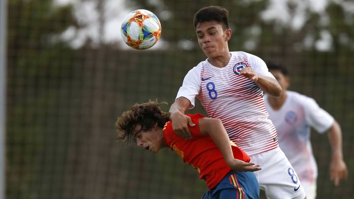 Vicente Pizarro será el encargado de llevar la jineta chilena en el Mundial Sub 17 en Brasil. El hijo de Jaime Pizarro contó las palabras de su padre antes de la cita.
