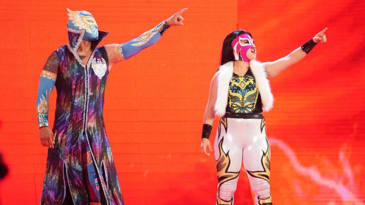 La luchadora Catalina García, o conocida como Carolina en su primera aparición en televisión de WWE, apoyó a Sin Cara. Tendrá una lucha el próximo lunes.