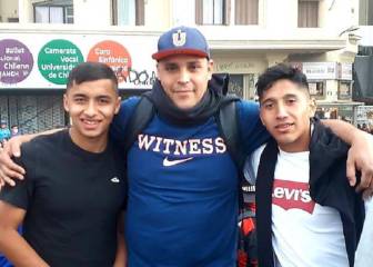 La foto de dos jugadores de la U en Plaza Italia que se hizo viral