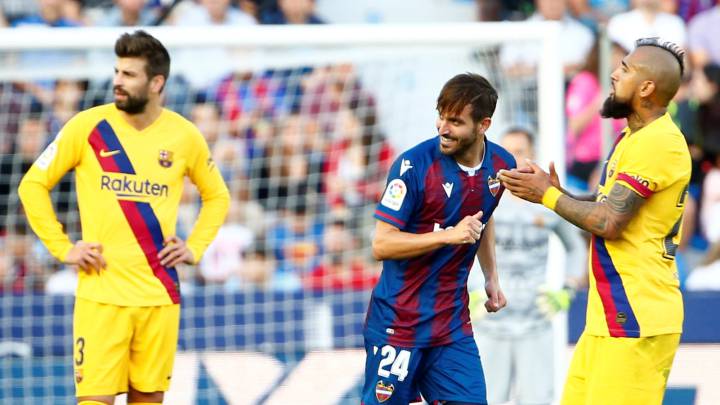 Vidal y el Barcelona sufren
