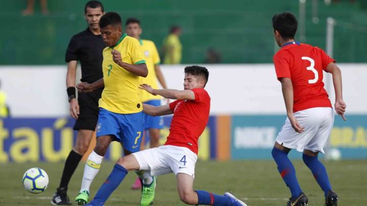 La selección chilena Sub 17 tendrá la difícil misión de enfrentar a Brasil en octavos de final. Dos derrotas nacionales son el precedente del partido.