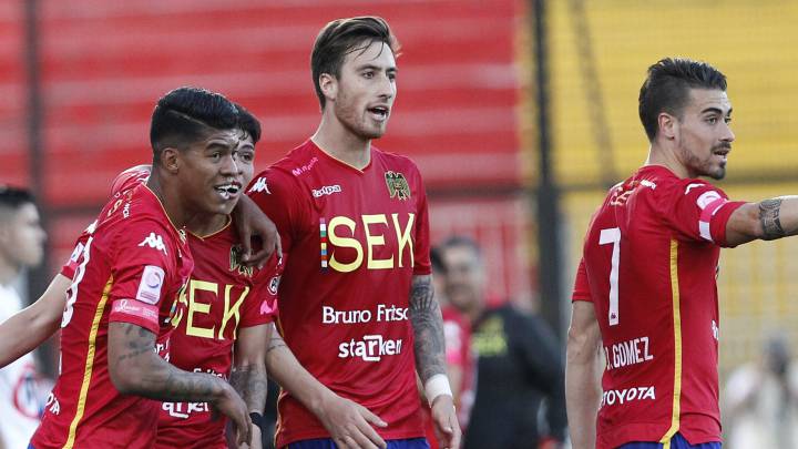 "A los futbolistas les pagamos para jugar, no para entrenar"