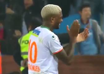Hizo un penal y fue expulsado: el ingrato partido de Junior