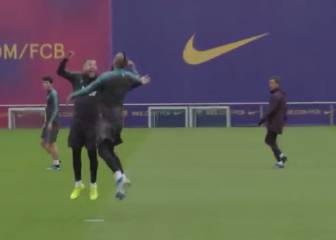 La tijera de Vidal que está entre los goles del mes de Barcelona