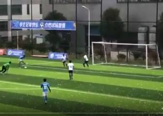 El genial 'espantachunchos' del chileno que la rompe en China