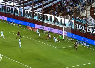 El desafortunado autogol de Eugenio Mena contra Lanús