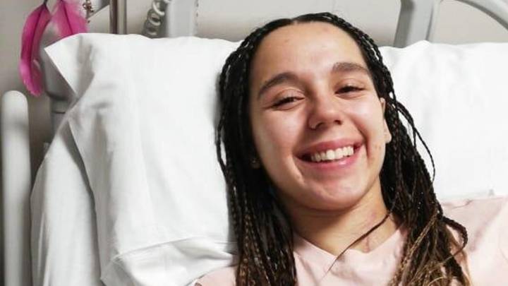 La joven de 18 años sufrió un grave accidente el 29 de septiembre en Argentina, sin embargo, afronta el proceso de rehabilitación con un admirable carisma.