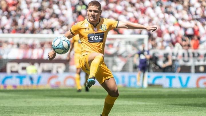 Gil dejará Rosario Central y jugará con otro chileno