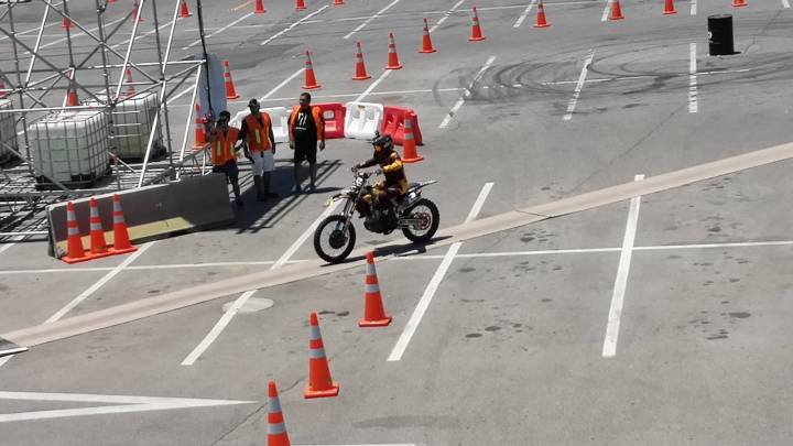 'Chino' González encendió el Mall Plaza Oeste con su nivel