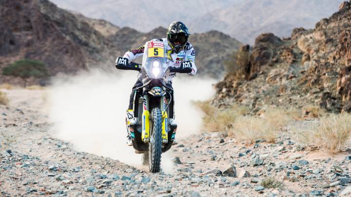 Quintanilla mejora y es el nuevo escolta en motos en el Dakar