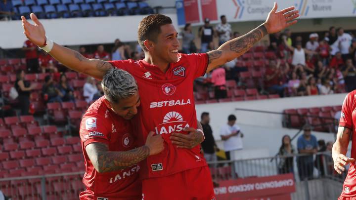 Ñublense venció a Puerto Montt y avanzó en la liguilla