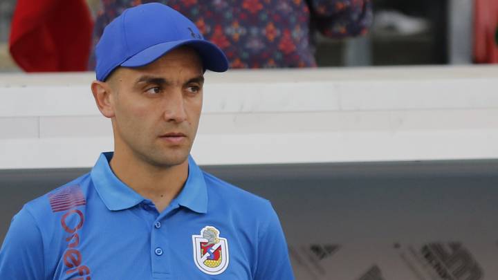 El técnico de La Serena reveló de qué forma preparó el partido ante Temuco: cambió el lugar de entrenamiento todos los días. También le dedicó el triunfo a Marcoleta.