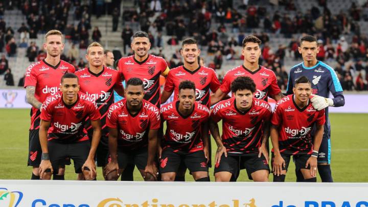Rival de Colo Colo podría perder tres estrellas para la Libertadores