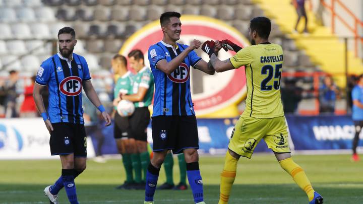 La inusual dupla de centrales que Huachipato alineó ante la U