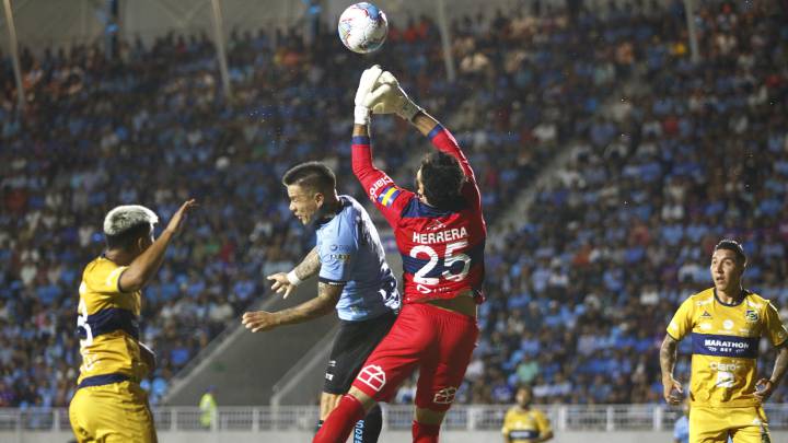 Everton caía por 2 a 0, pero su esfuerzo fue recompensado sobre el final y rescataron un punto. Deportes Iquique sigue sufriendo al cierre de los partidos.