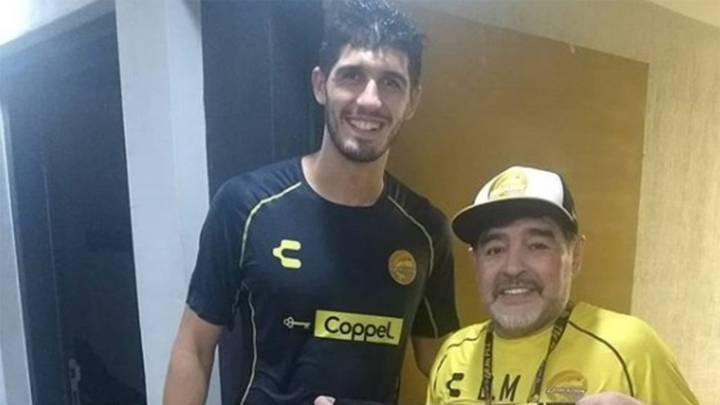 Valdivia sorprende y ficha al ex '9' de Maradona en Dorados