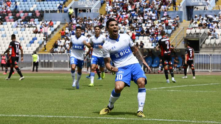Católica vence y es líder