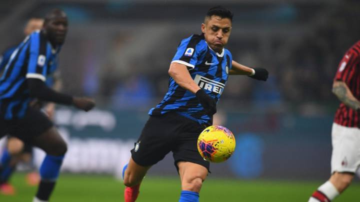 Inter remontó en el clásico con gran asistencia de Alexis