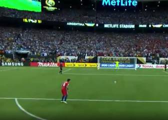 Nico Castillo cumple 27 años: su recordado penal ante Argentina