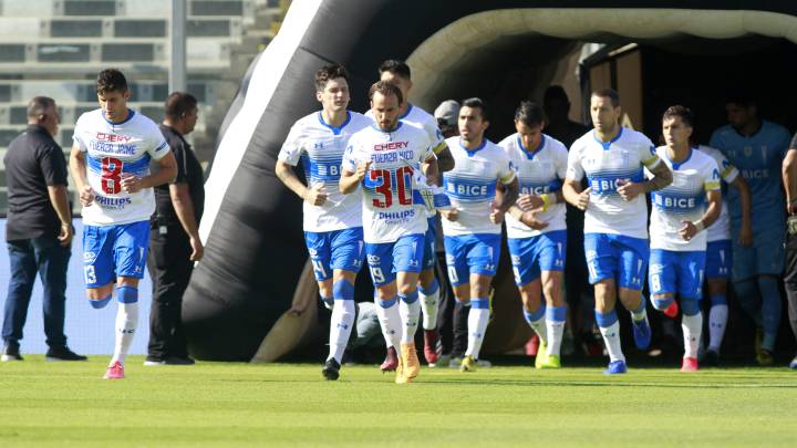 "Le entregaría la administración del fútbol chileno a la UC"