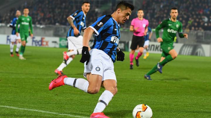 El chileno jugó el partido completo en el debut del Inter por Europa League, donde encaminó la clasificación a octavos en Bulgaria. Inició la jugada del gol.