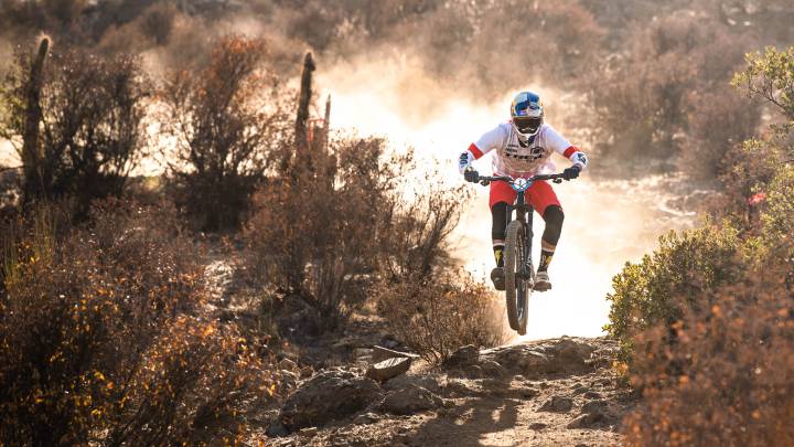 Pedro Burns y Florencia Espiñeira sobresalieron frente a más de 200 pilotos nacionales e internacionales para ser los campeones de esta carrera.