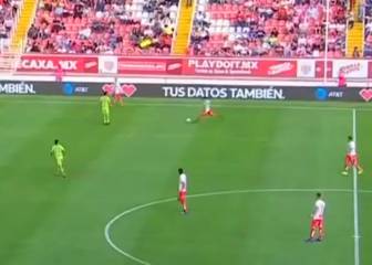 ¡Era el gol del año!: el remate de Baeza desde la mitad de la cancha